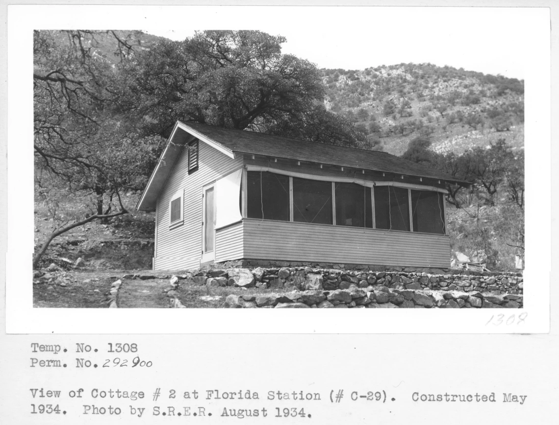 1934_08_xx_Florida_cabin