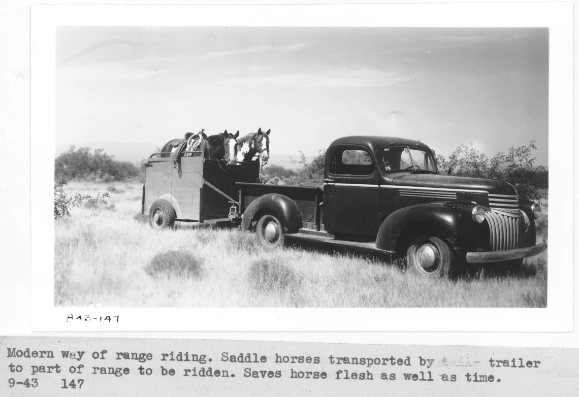 1943_09_xx_A43-147_horse_trailer