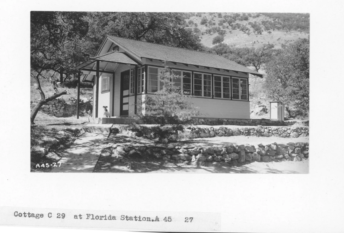 1945_xx_xx_A_45_27_Florida_Cabin_C_29