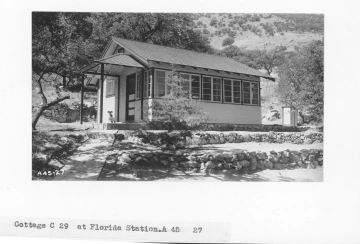 1945_xx_xx_A_45_27_Florida_Cabin_C_29
